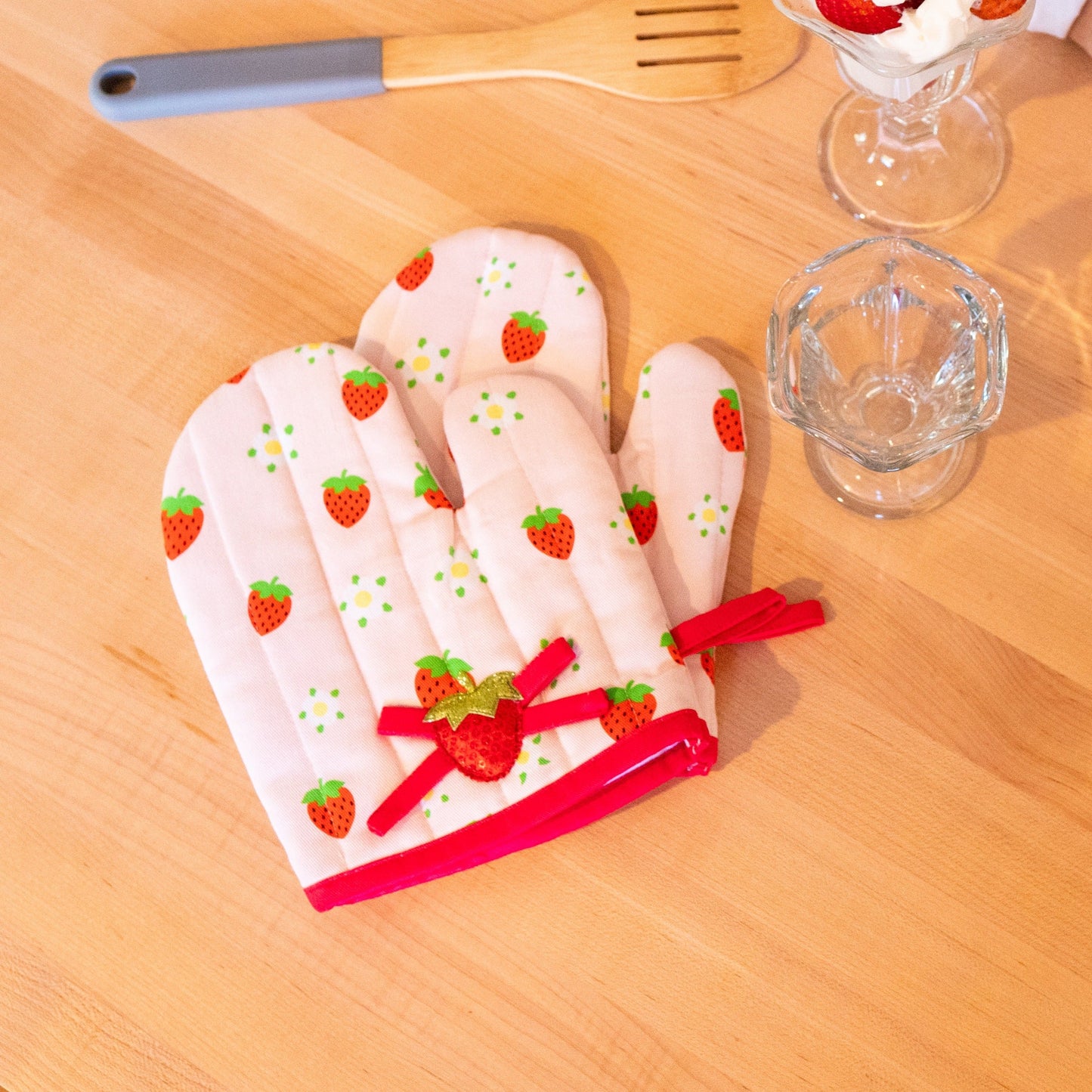 Strawberry Shortcake Premium Adult Cooking Mitts